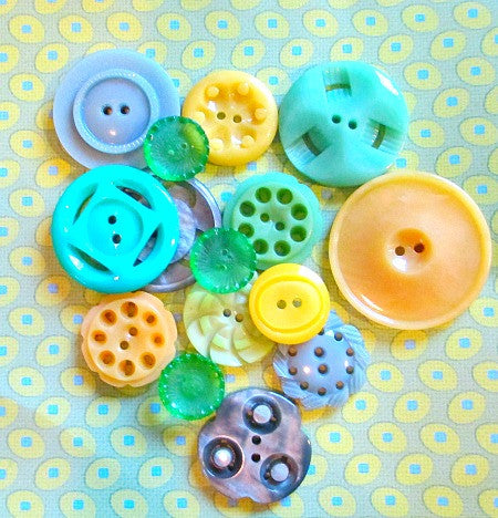 Vintage bag of buttons -greens/yellows - Accessories Of Old
