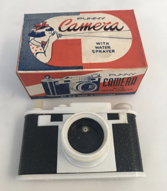 Vintage novelty water squirting camera - Accessories Of Old
