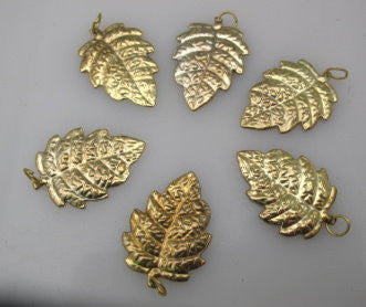 Metal leaf shaped sequin - Accessories Of Old