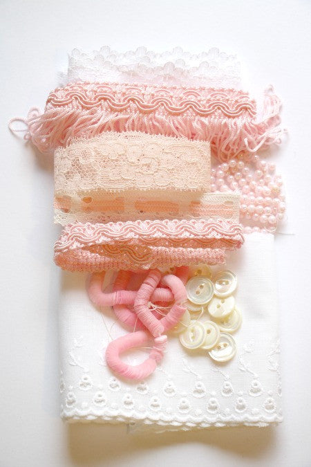 Vintage pink and white craft kit - Accessories Of Old