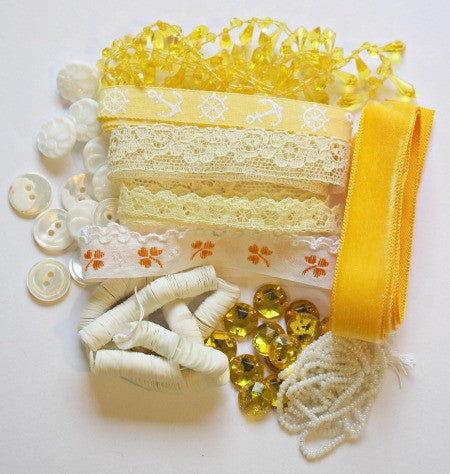 Vintage craft kit in yellows and whites - Accessories Of Old
